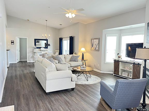 3rd image of 3902 Botsford Ct Unit 204