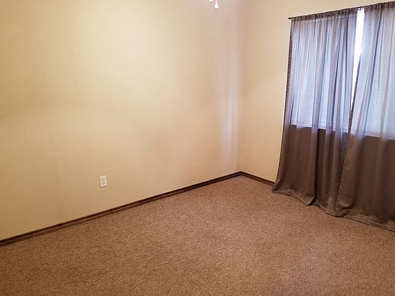 5th image of 501 27th St APT A