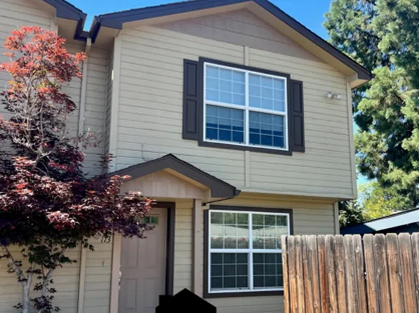 173 N Royal Ave, Eagle Point, OR 97524