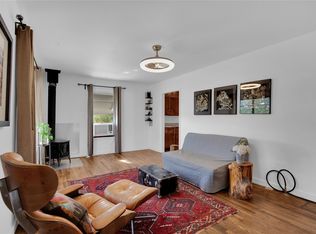 1607 E 4th St, Taylor, TX 76574