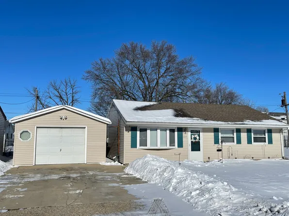 224 El Camino Ct, Streator, IL 61364