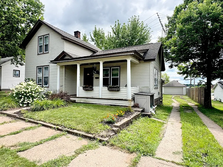 1407 E Madison St — Photo 2