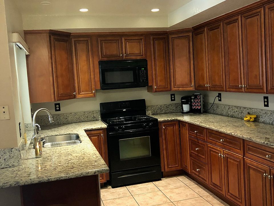 2nd image of 25985 Fir Ave