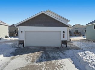 7360 20th St S, Fargo, ND