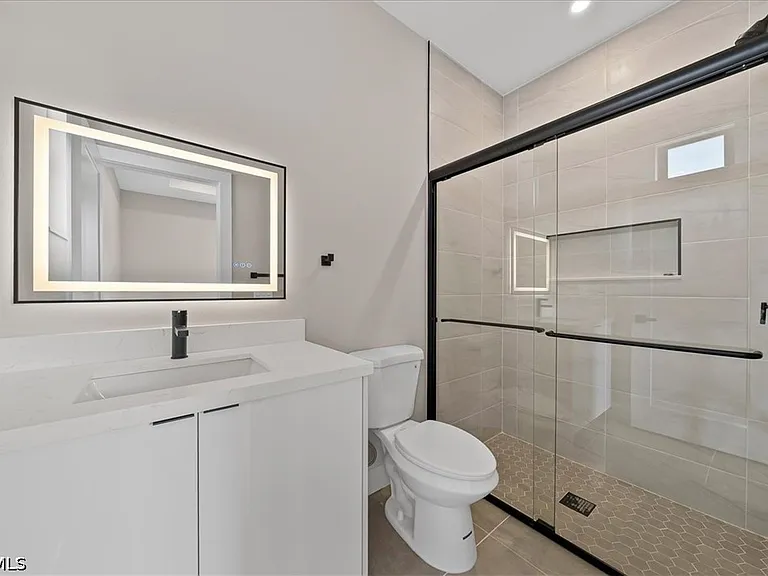 1012 Gerald Ave — Photo 23