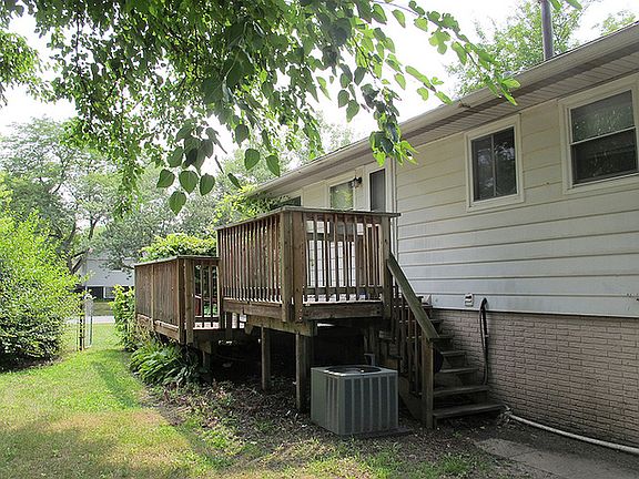 3rd image of 17 S Spruce Ln