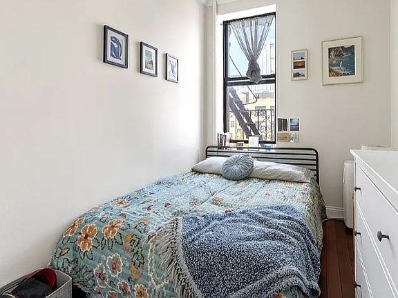 4th image of 61 Delancey St #2