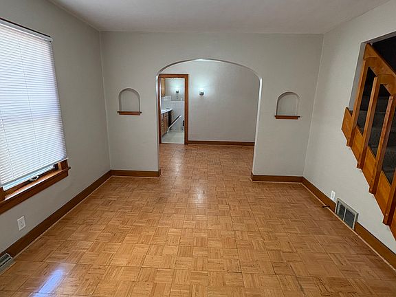 4th image of 1211 W Thrush Ave