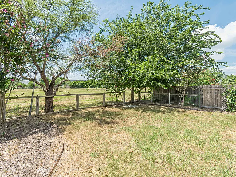937 Lauren St — Photo 25