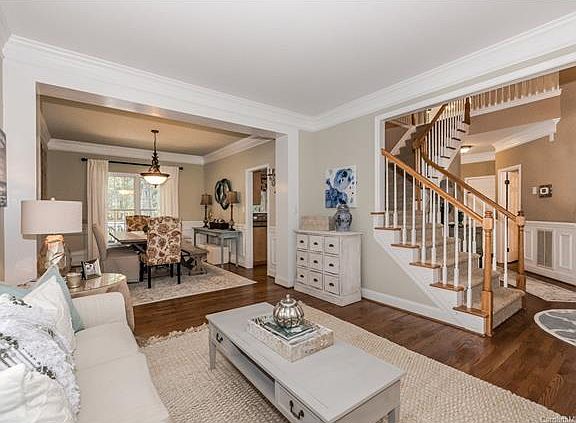 4th image of 6924 Olde Sycamore Dr