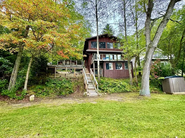 11458 Loon Call Dr, Delton, MI 49046