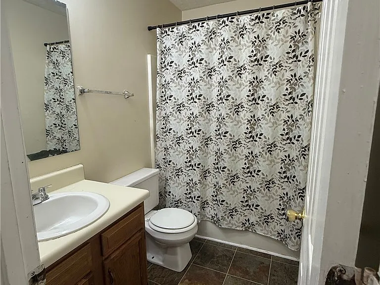 6731 Winchester St — Photo 5