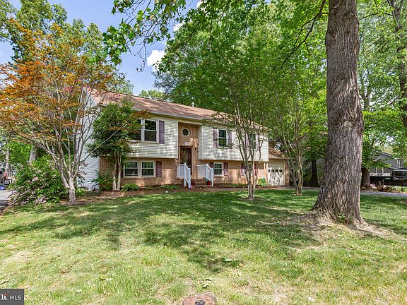 3rd image of 64 Briarwood Dr
