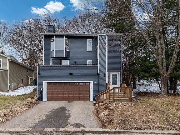 2nd image of 180 Bayberry Avenue Ct