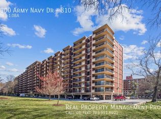 1300 Army Navy Dr APT 810, Arlington, VA 22202