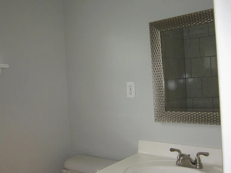 521 Greencastle Ln — Photo 13