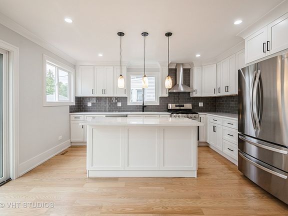 5th image of 7328 W Farwell Ave