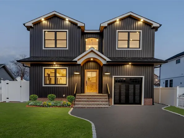 2389 Freeport Street, Wantagh, NY 11793