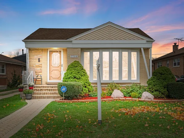 7709 Lavergne Ave, Skokie, IL 60077