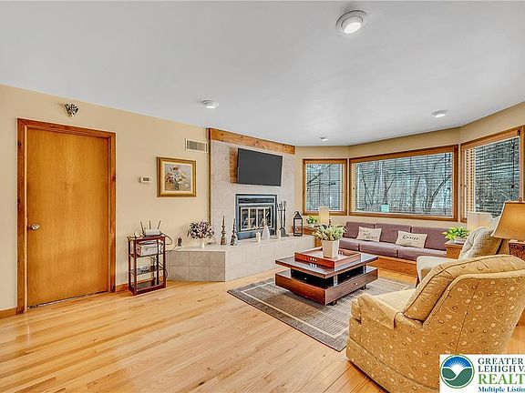 4th image of 312 Hollow Rd Unit 36