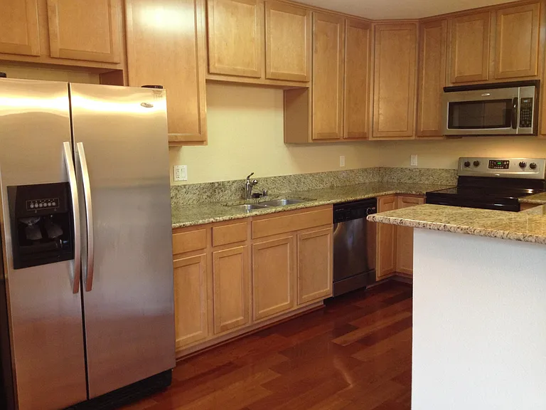 30 Glenwood Cir #299 — Photo 5