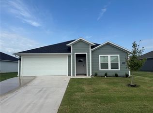 550 Raegan St, Prairie Grove, AR 72753