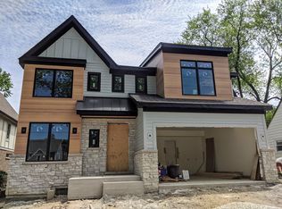 805 S Colfax Ave, Elmhurst, IL 60126