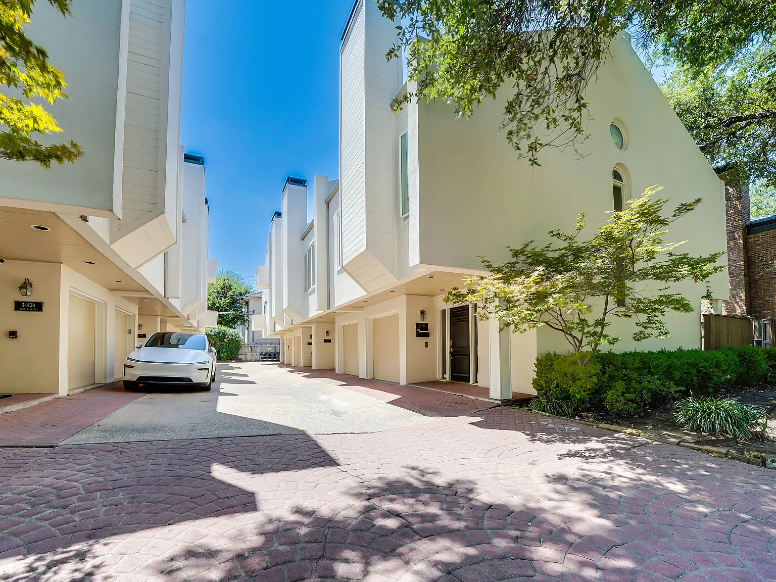 2 bed, 1324 sqft, $3,200 — Photo 4