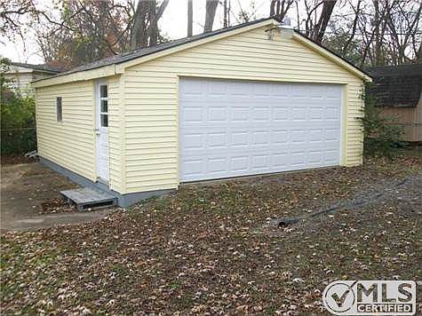 2nd image of 222 Davis St