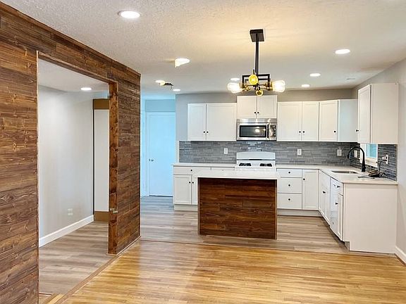 5th image of 3522 Rosedale St