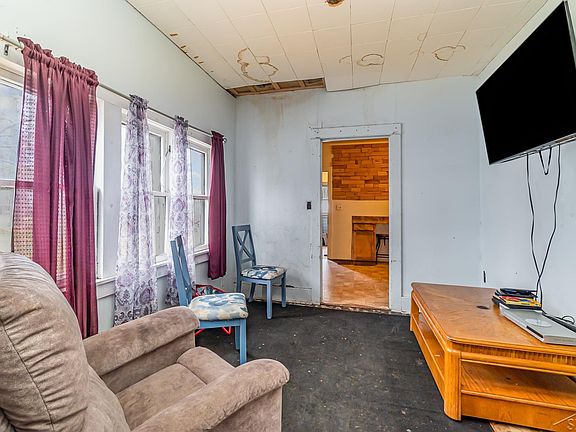 5th image of 4237 Wood St