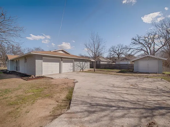1624 Navajo Trail, Kingsland, TX 78639
