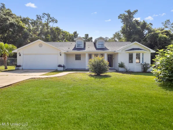 4724 Weems St, Moss Point, MS 39563