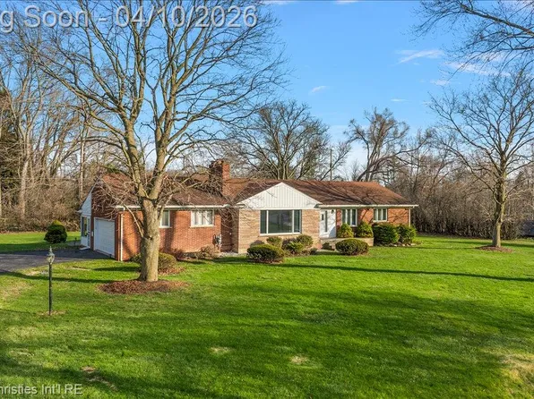 5753 Kilbrennan Rd, Bloomfield Hills, MI 48301