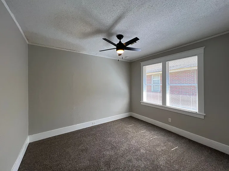 1654 Netherwood Ave — Photo 4