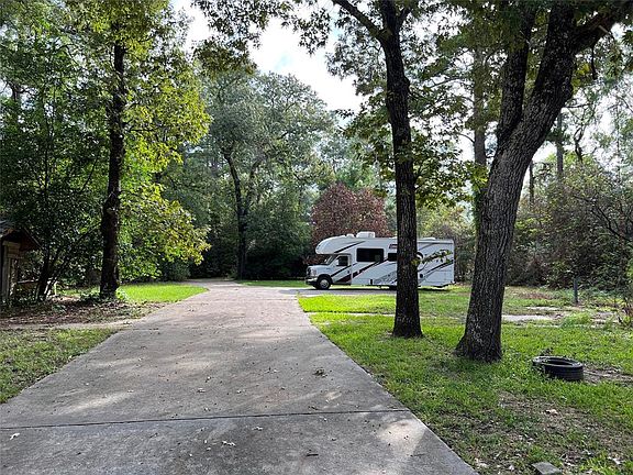 2nd image of 9058 Elm Dr