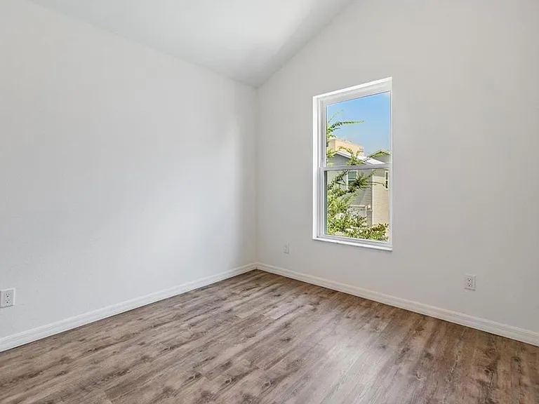1264 Pierce St — Photo 12