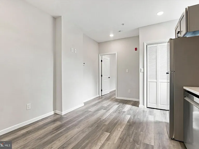 623 W Oxford St #3 — Photo 4