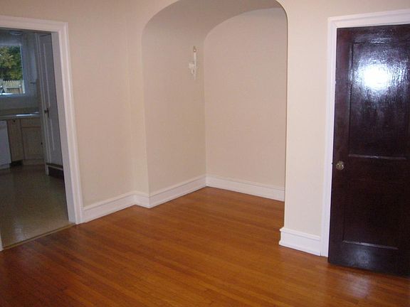 4th image of 8031 Roanoke St