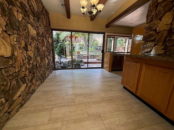 3rd image of 2586 Diamond St