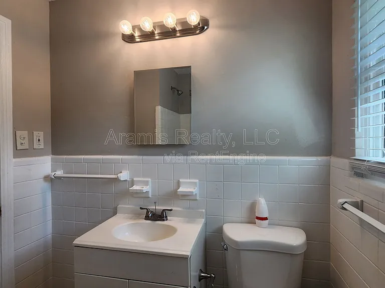2043 Chicago Ave NW — Photo 16