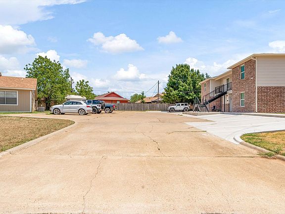 5th image of 1406 Courtney Pl Unit D