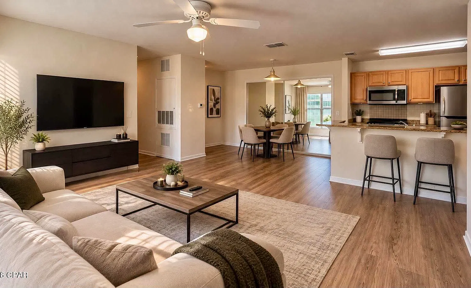 4 bed, 1400 sqft, $2,100 — Photo 2