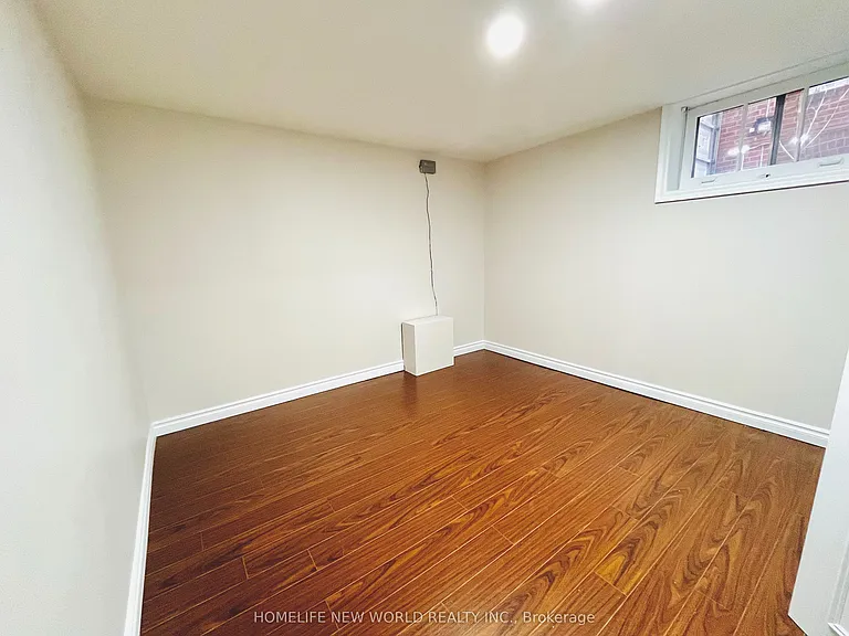 298 Empress Ave #BASEMENT — Photo 13