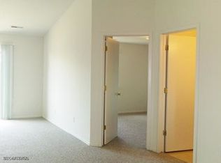 7376 Crystal Lake Dr APT 4, Swartz Creek, MI 48473