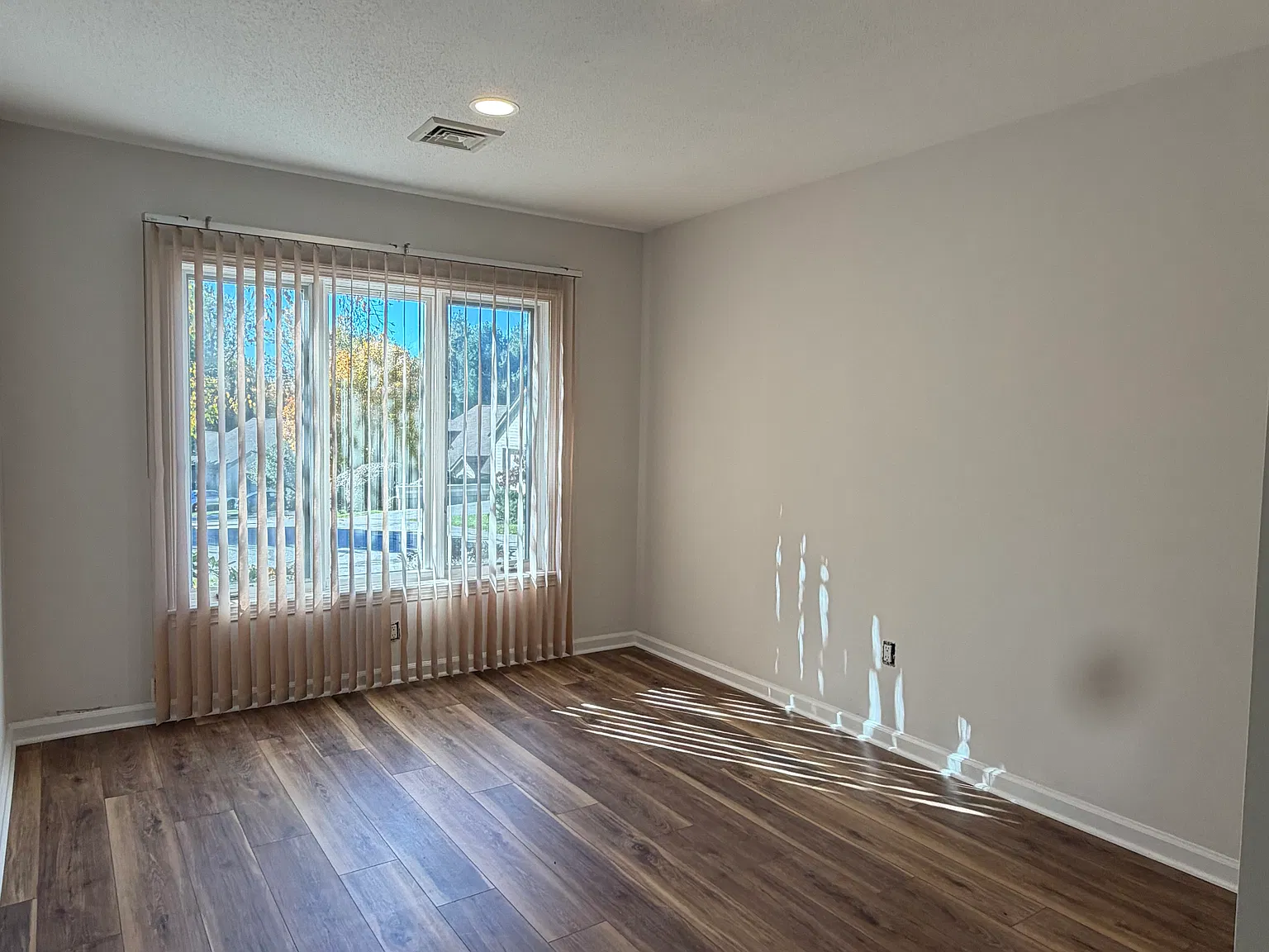 2 bed, 1296 sqft, $4,200 — Photo 4
