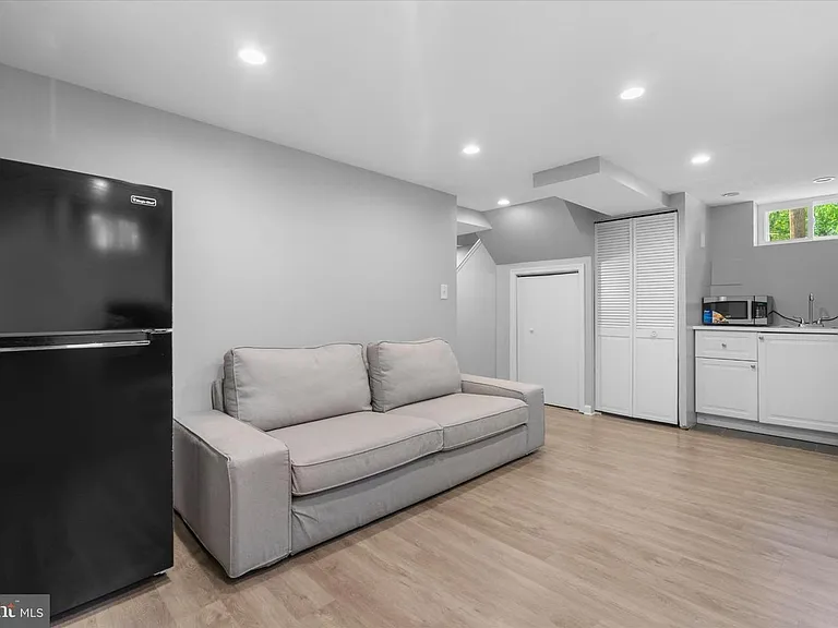 4814 Fox St — Photo 3