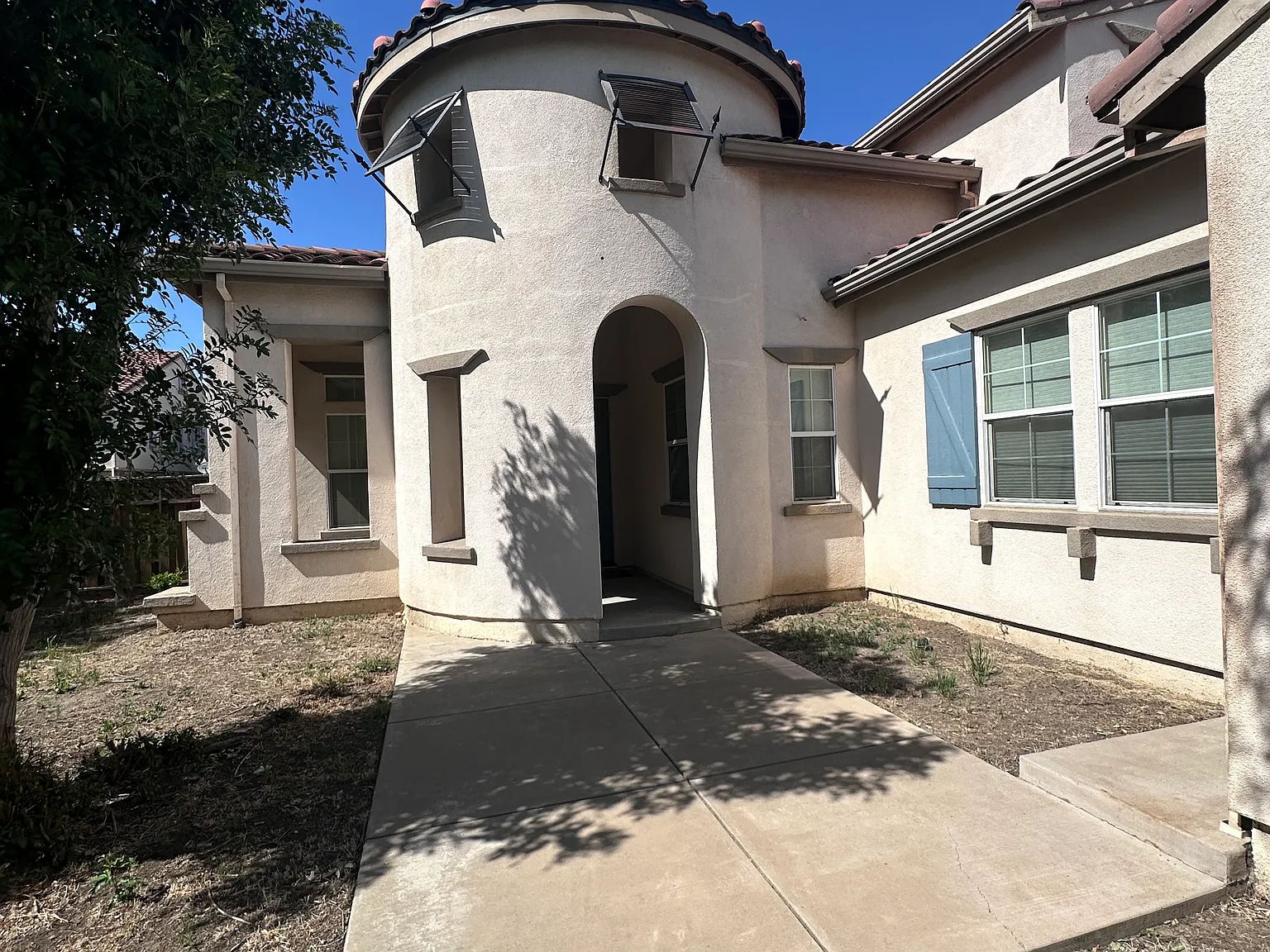 4 bed, 2783 sqft, $3,350 — Photo 2