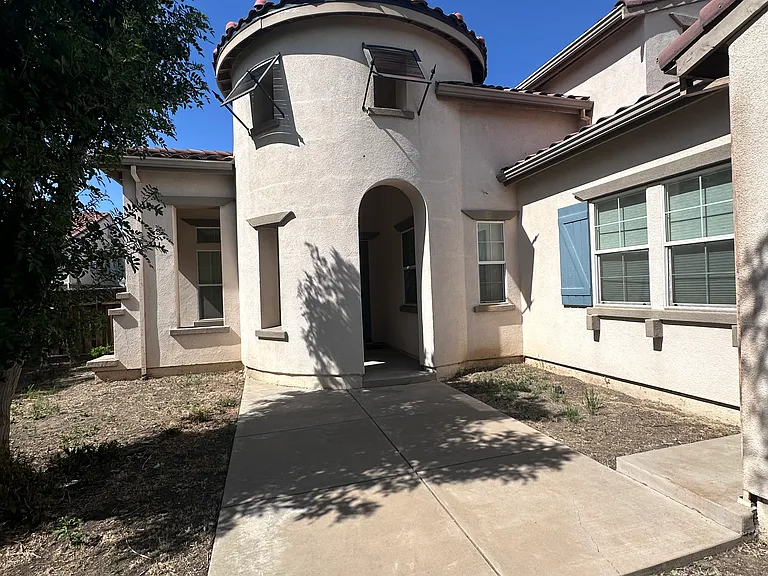 649 W Viento St — Photo 2