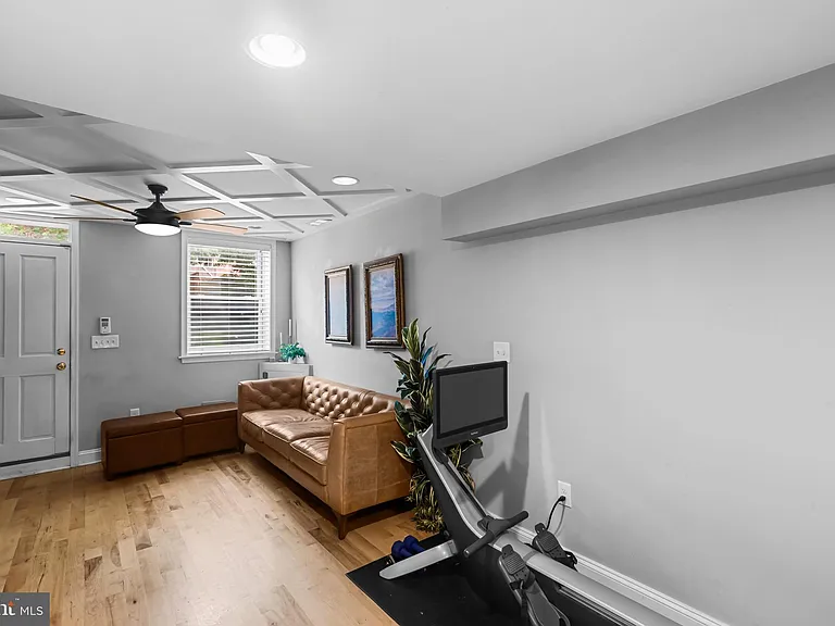 601 S Rose St — Photo 11